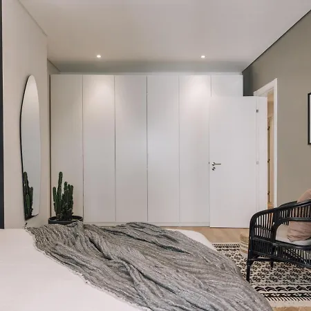 Lioua - 2 Bedrooms And Balcony In Lapa