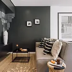 Lioua - 2 Bedrooms And Balcony In Lapa