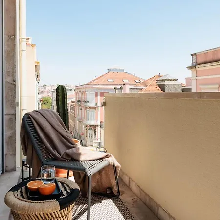 Apartment Lioua - 2 Bedrooms And Balcony In Lapa Lisbon
