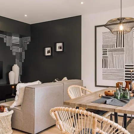 Lioua - 2 Bedrooms And Balcony In Lapa Apartment