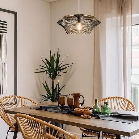 Daire Lioua - 2 Bedrooms And Balcony In Lapa Lisboa
