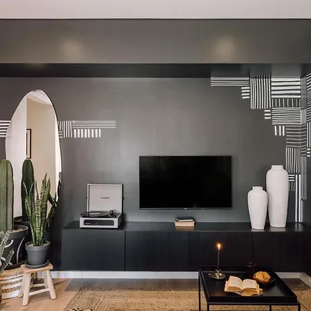 Lioua - 2 Bedrooms And Balcony In Lapa Lisboa
