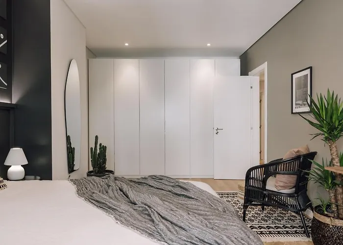 Lioua - 2 Bedrooms And Balcony In Lapa
