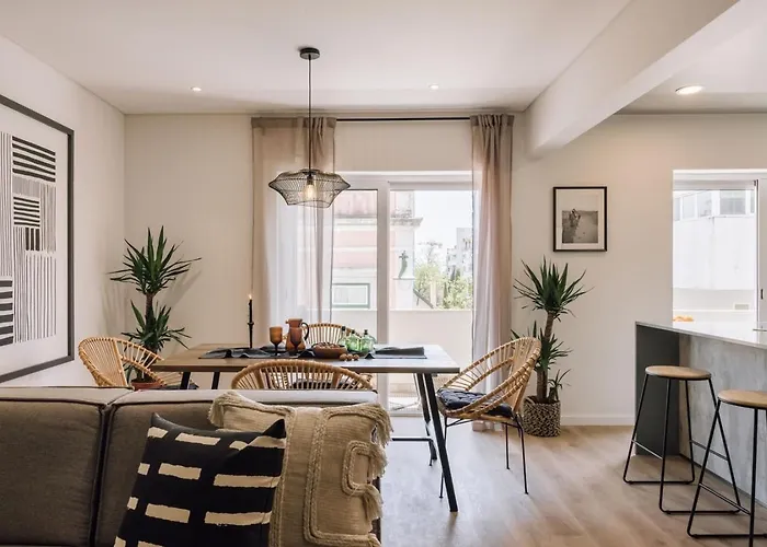 Lioua - 2 Bedrooms And Balcony In Lapa